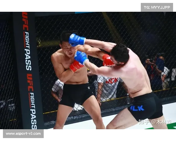 狄更斯爆冷KO奥运冠军巴特尔加齐耶夫,夺得WBA超羽量级金腰带 狄更斯爆冷KO奥运冠军巴特尔加齐耶夫,夺得WBA超羽量级金腰带