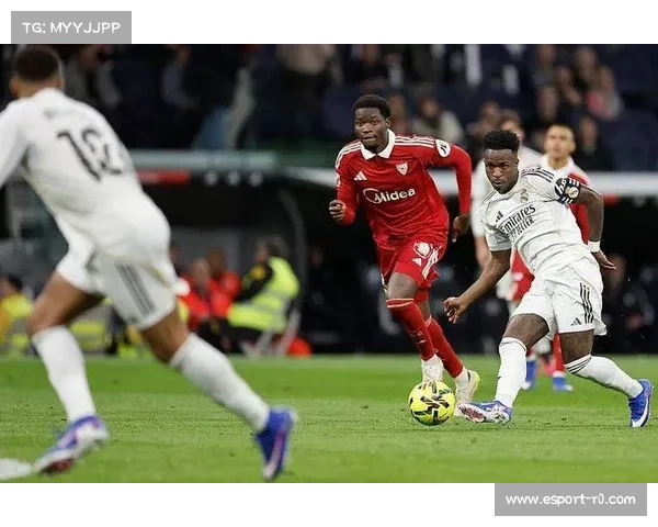 皇马2-0塞维利亚：贝林厄姆头球破门先拔头筹